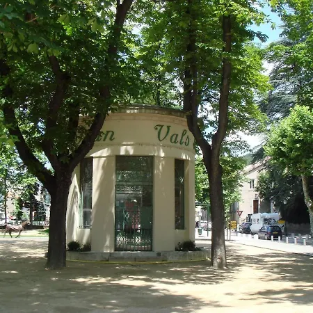 Casa de Férias Cosy Avec Piscine Privative Semi-enterree