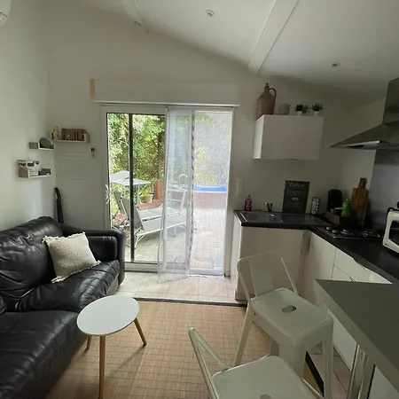 Cosy Avec Piscine Privative Semi-enterree *